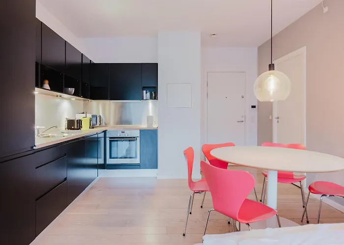 Scandi Retreat Steps From The Harbor *